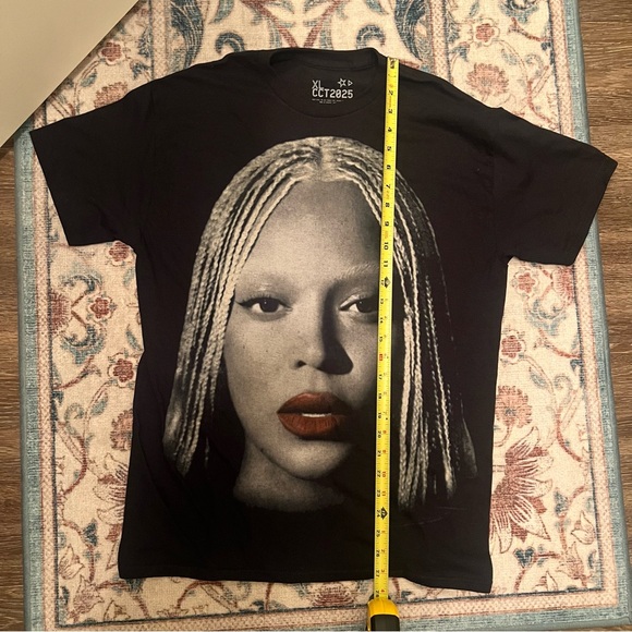 Beyoncé Cowboy Carter Chicago Exclusive Shirt - Picture 6 of 6